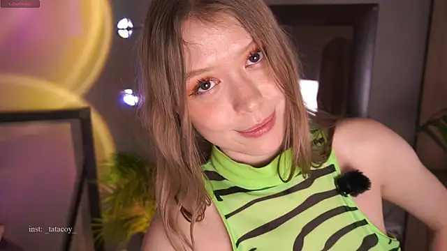 XXX chat uživo modela TataCoy