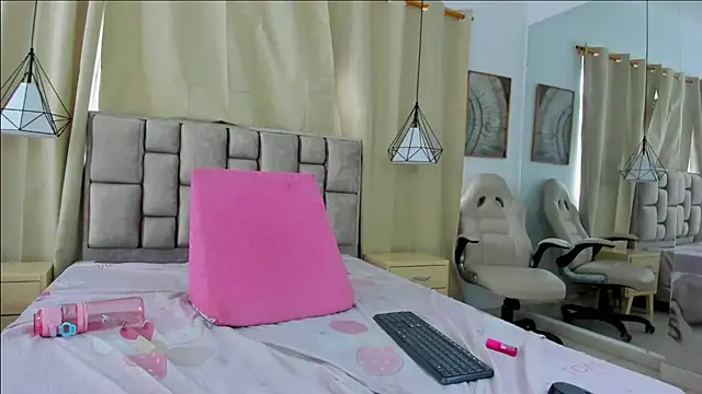 Chat +18 de scarlettjohnson_ ao vivo