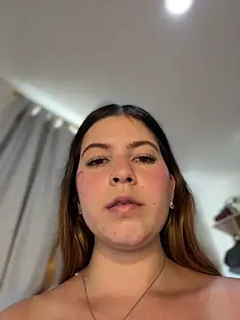 Chat +18 de naughty__angel ao vivo