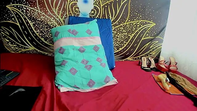 Chat +18 de mrs_angelica ao vivo