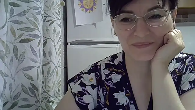 Krystal_82 Adlı Modelin Canlı XXX Sohbeti