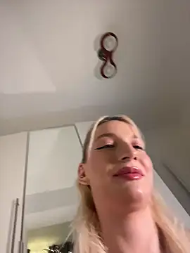 Chat +18 de EllaCharm_ ao vivo