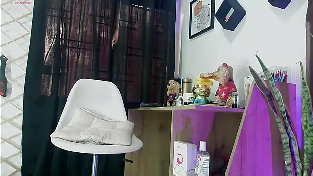 Chat +18 de myla_sarah ao vivo