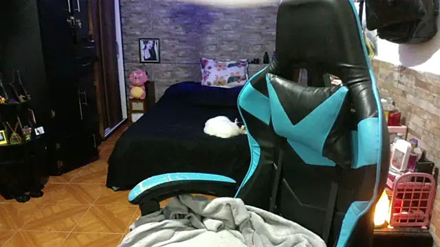 AngelaQueen_ Chat XXX in diretta