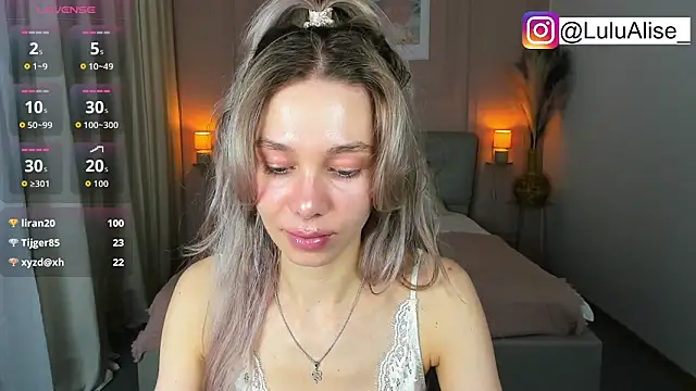 LuluAlis live XXX chat