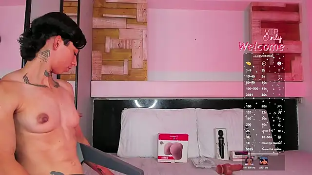 XXX chat uživo modela AmberAdams_