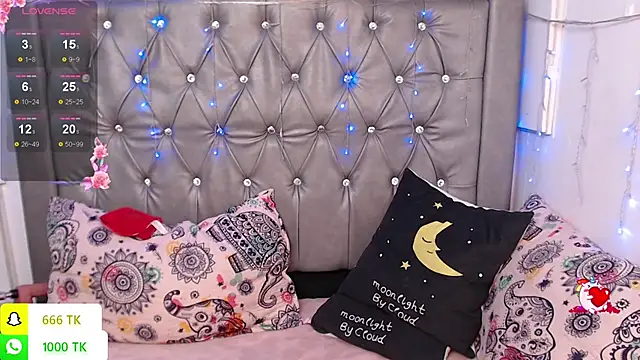 XXX chat uživo modela LAILAGUMMY