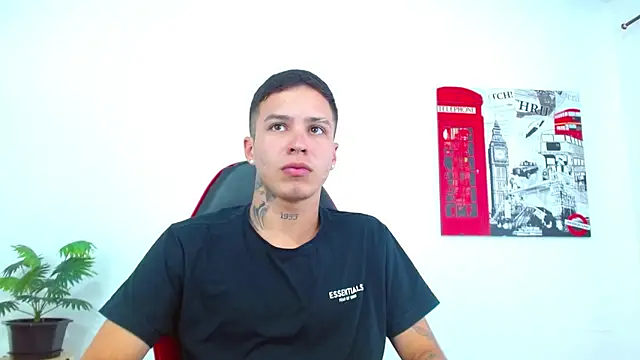 Show modela Cumandres18 na web-kameri