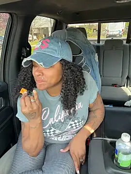 HaloRodeoLover2 Adlı Modelin Canlı XXX Sohbeti