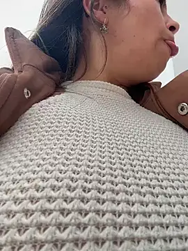 Show modela LIZ-06_ na web-kameri