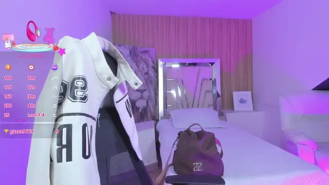 KarelyMitchel élő XXX-chatje