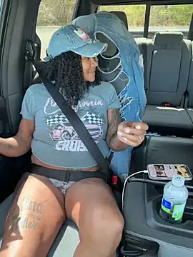 HaloRodeoLover2's Live XXX Chat