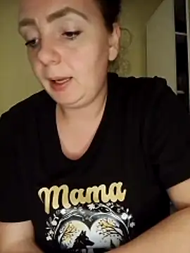 Chat +18 de Bella-Monroe ao vivo