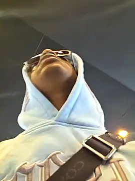 hormoneactivated élő XXX-chatje