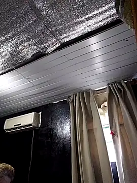 Chat XXX en directo de momismilf544