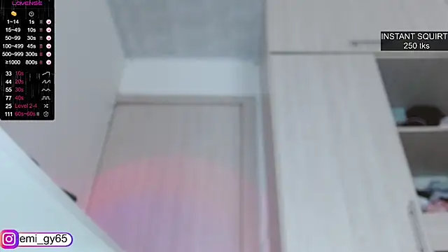 Chat +18 de emilyn_grey1 ao vivo