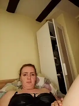 Chat XXX en directo de Bella-Monroe