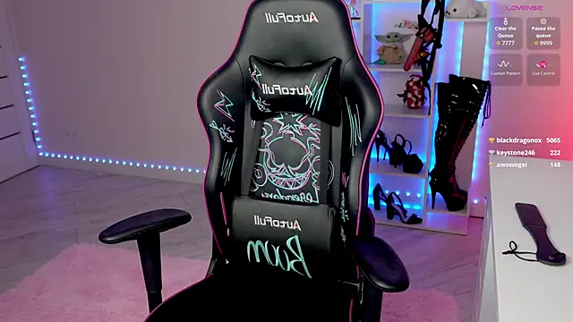 QueenAliceX Webcam-Show