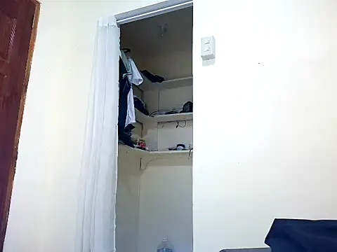 valerio_fernan Show in webcam