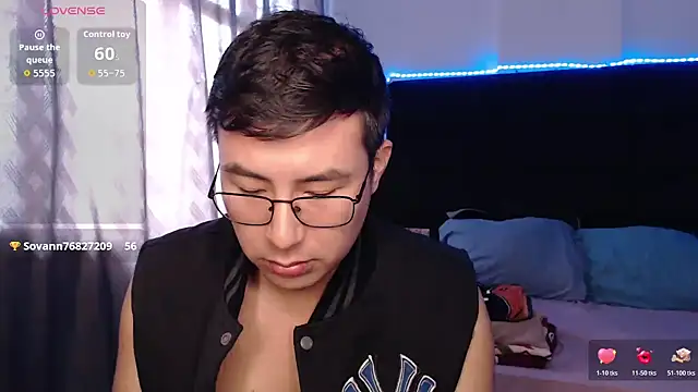 andrewmhilton_'s Webcam Show