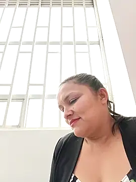 Any-77 Adlı Modelin Canlı XXX Sohbeti