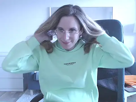 دردشة EllyEdelweiss الجنسية المباشرة