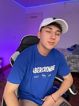 oliver_kyy Adlı Modelin Web Kamerası Şovu