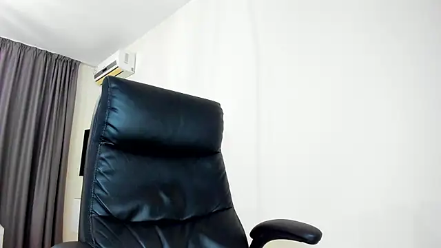 Findom_guy 即時 XXX 聊天