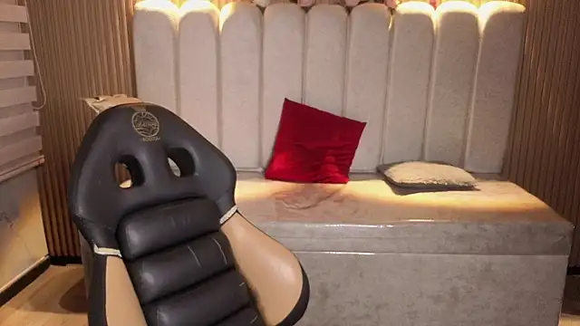 _Mia_Evans_1 Adlı Modelin Canlı XXX Sohbeti