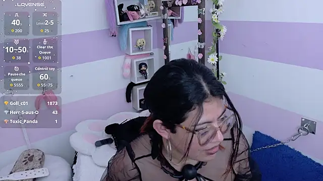 แชท XXX สดของ Catwhite_