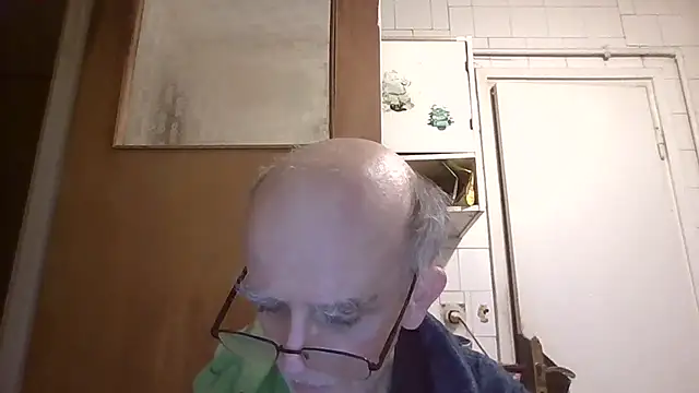 mariusica1@xh live XXX chat