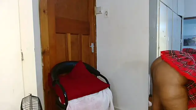 Moreish-06 Live XXX-Chat