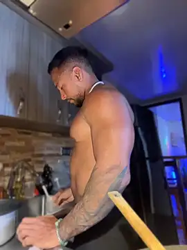 FreszX: διαδικτυακό σόου στην κάμερα