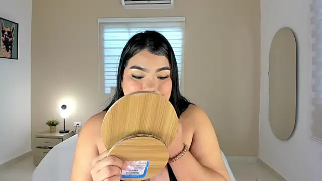 Shelsy_joys' Live XXX Chat