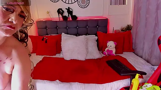 Ashley_Beensonn Webbikameraesitys