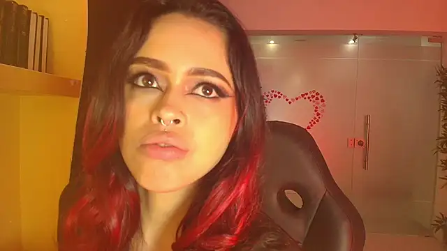 EvaaFoxxy1 Chat XXX live