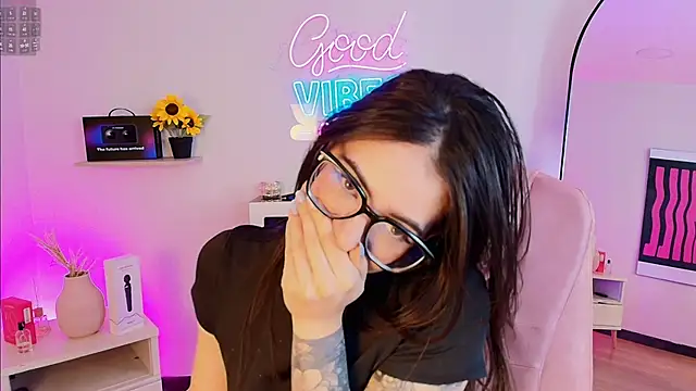 Alice_Vixen élő XXX-chatje