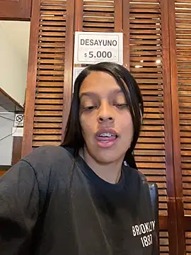 Chatroom XXX en direct de OrianaXclusive