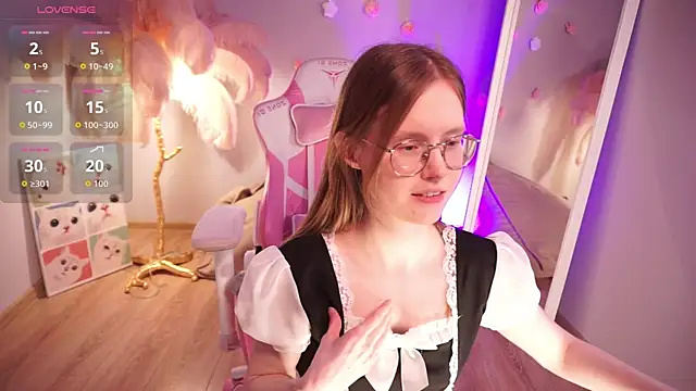 Show modela More_Sonne na web-kameri