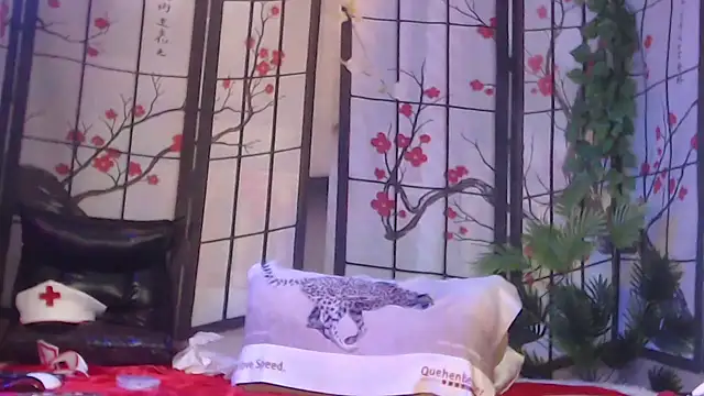 Chat +18 de NightOrhideya ao vivo