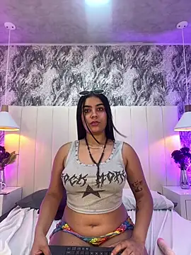 Lyaa_606's Live XXX Chat