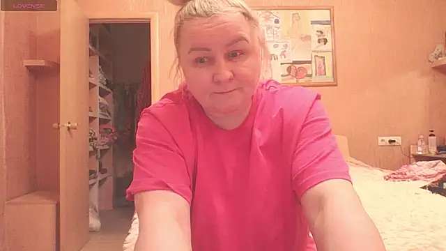 mira_robinsonnn – Naživo XXX chat