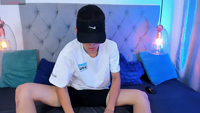 your_d0ll1 Pertunjukan Webcam