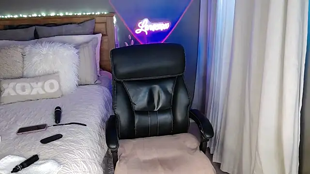 Lenaxox 现场XXX聊天