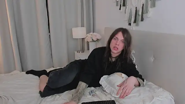 Czat XXX na żywo – Louis_Hayes