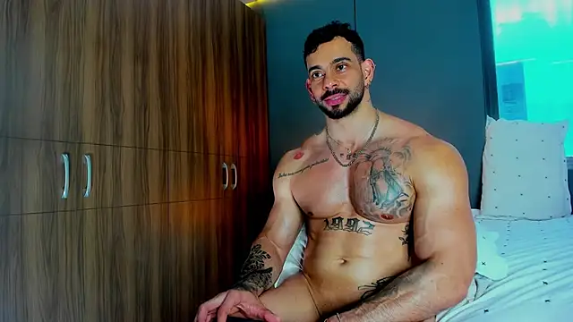 massimo_visconti live XXX chat