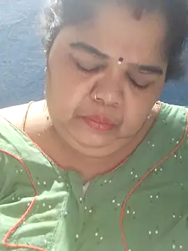 tamilthanushri লাইভ XXX চ্যাট