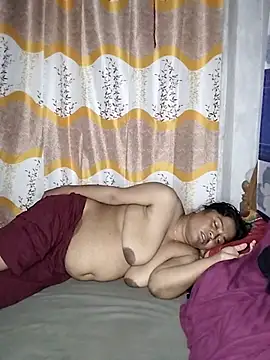 Webkamerová show Priankaboudi