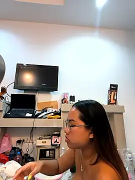 Chat XXX en directo de Ponthip