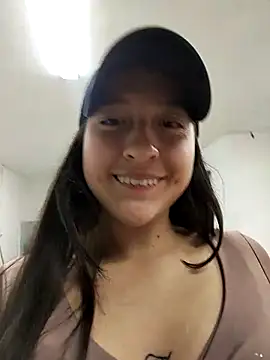 MaskedLatinaX: онлайн-секс-чат